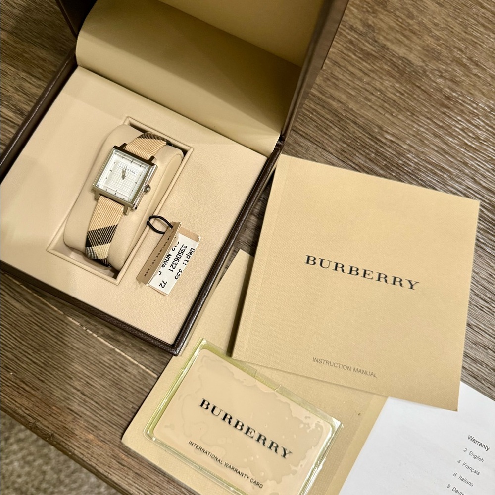 Women’s Burberry Nova Tan and Black